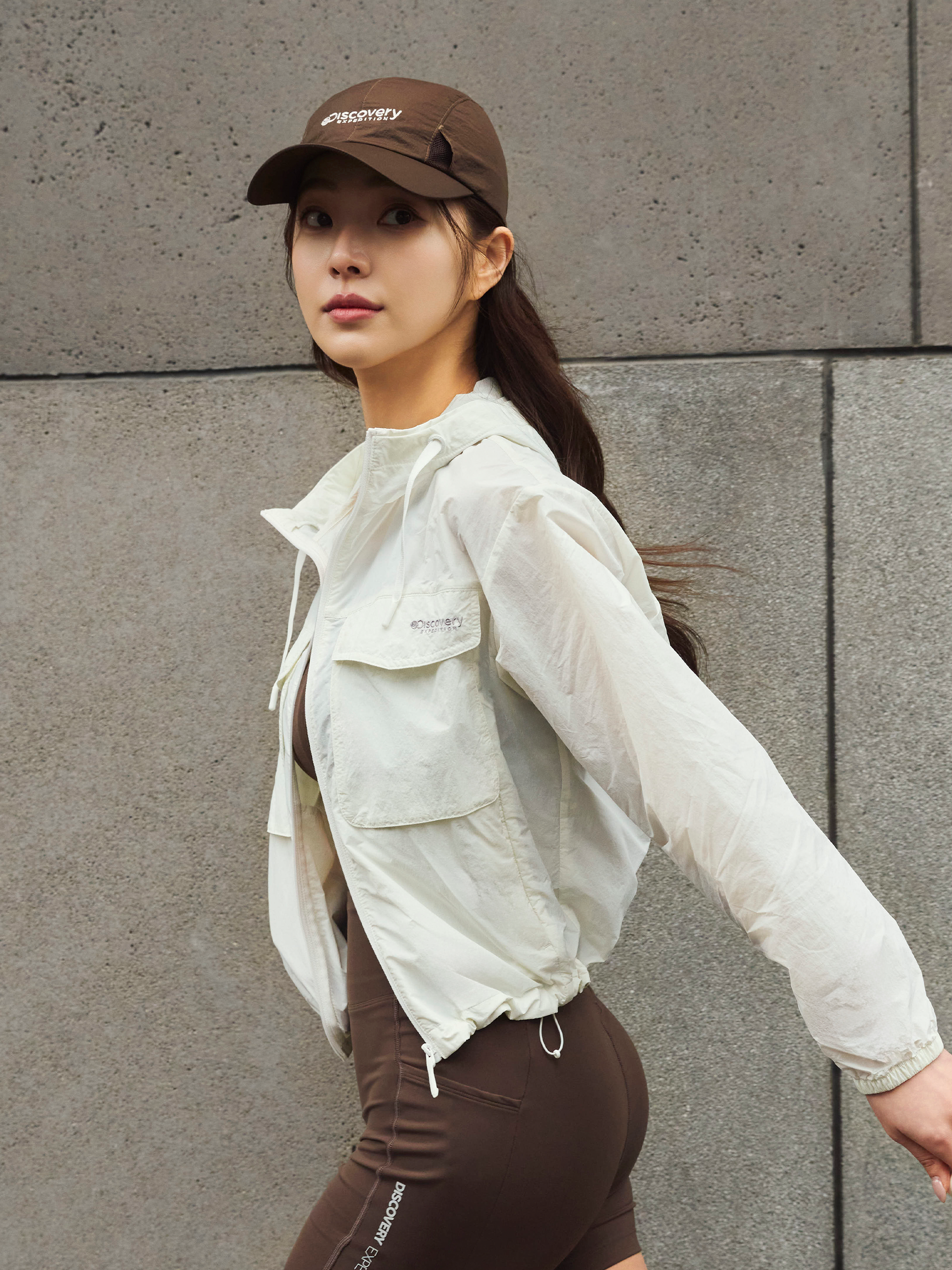 디스커버리 익스페디션 | 여성 프레시벤트2.0 포켓 크롭 바람막이 (WHITE)