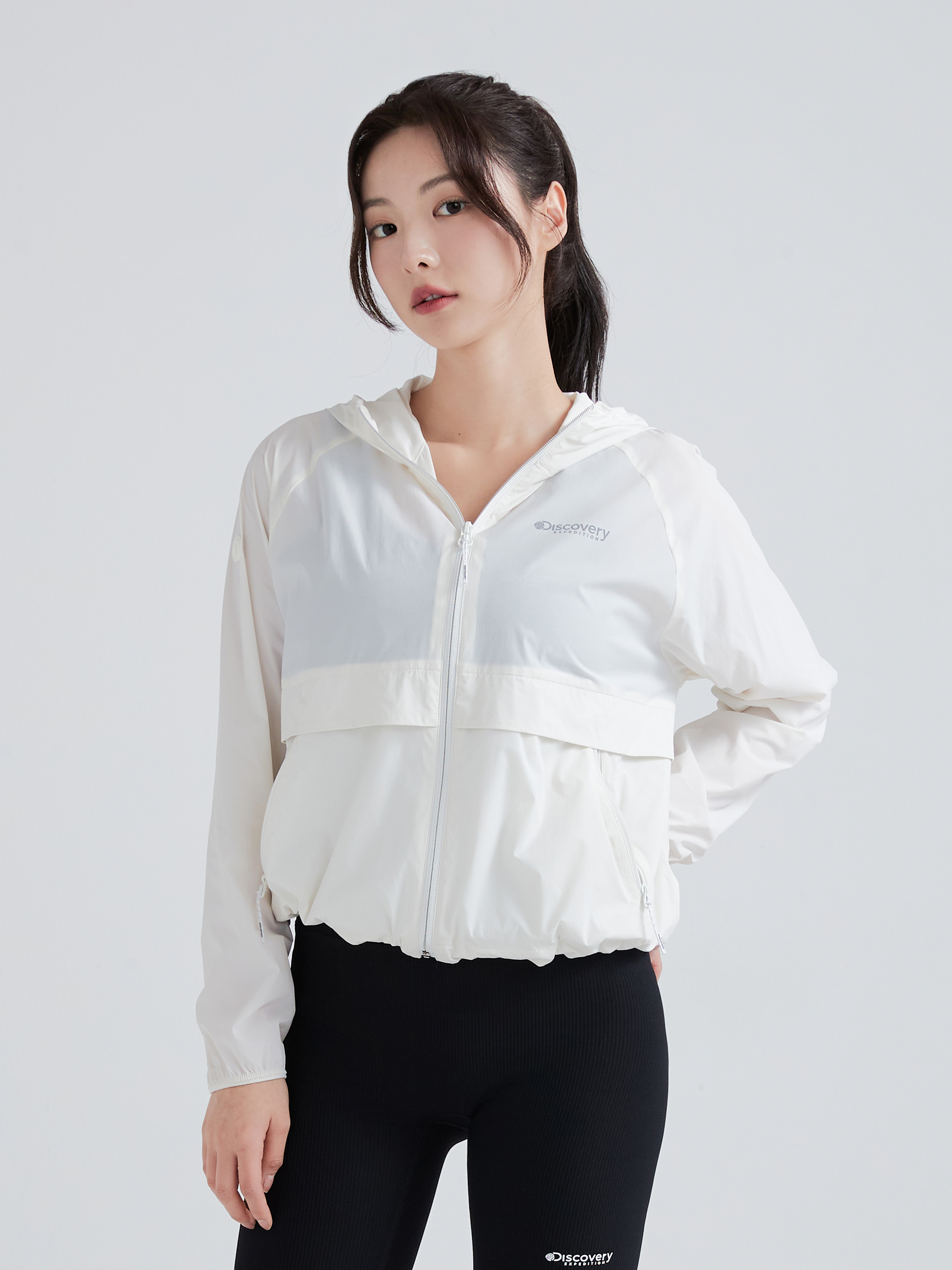 여성 경량 패커블 크롭 바람막이