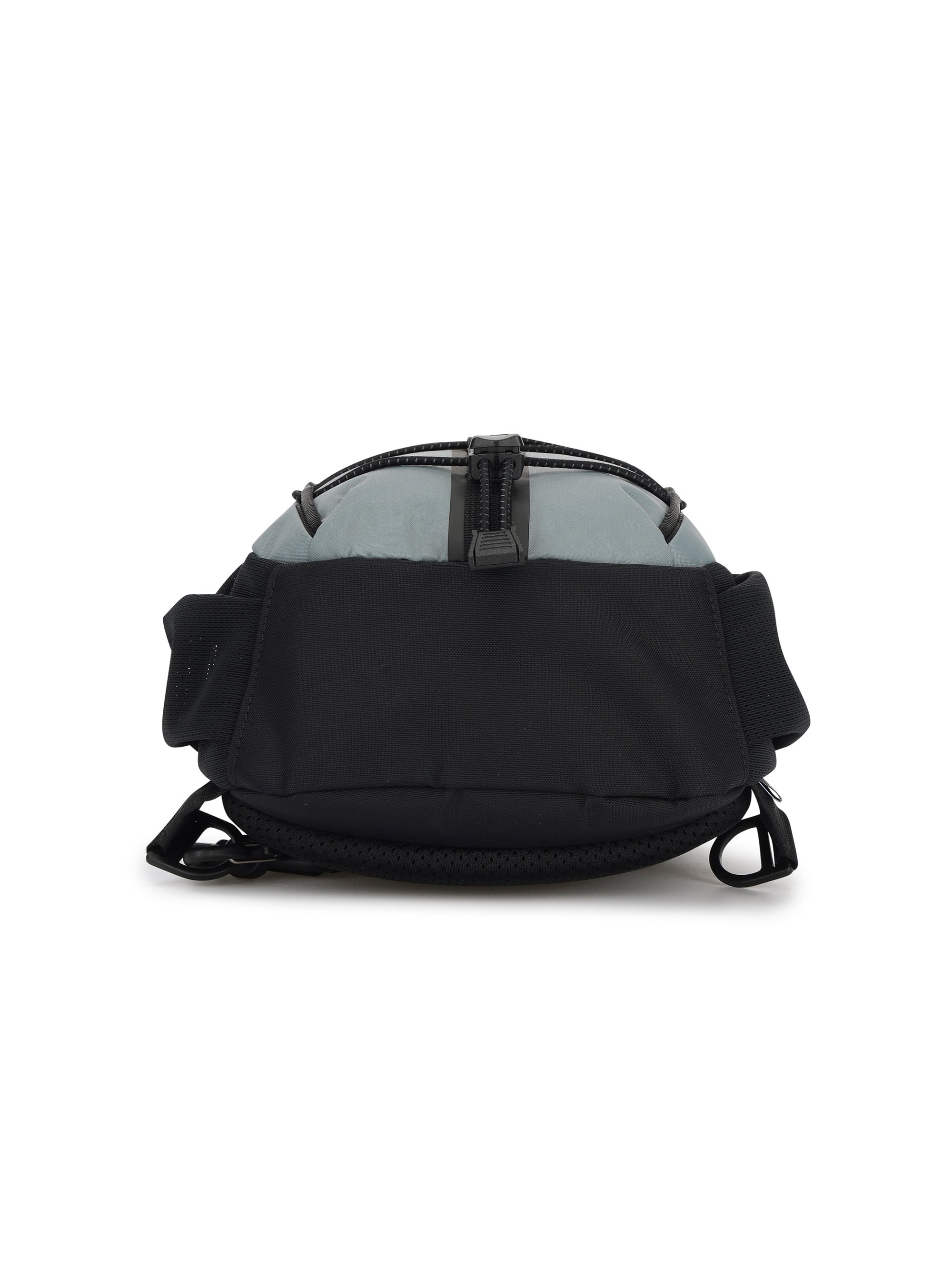 컨시스턴시 미디엄 슬링백