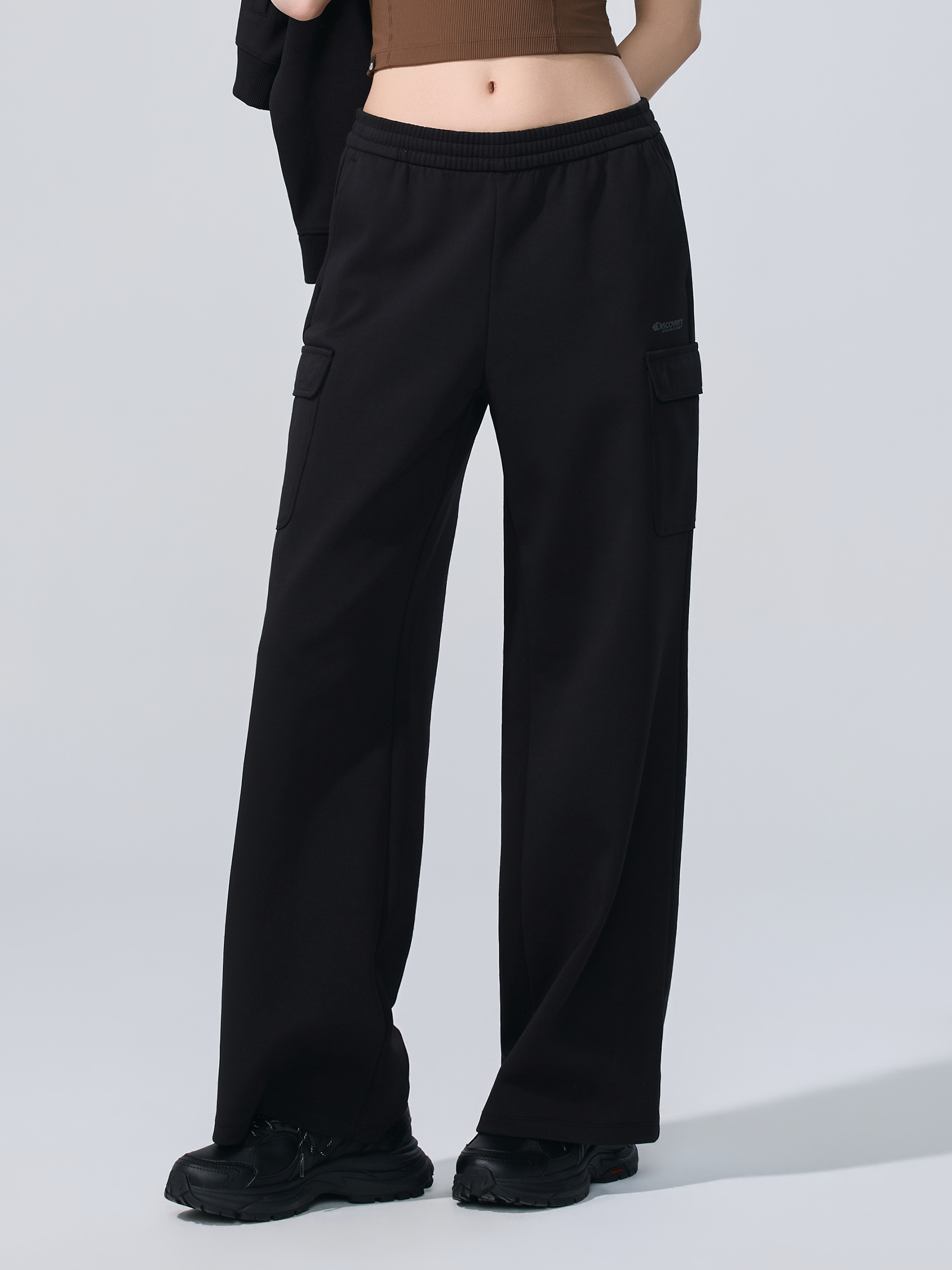 여성 테크 니트 트레이닝 세미와이드 카고 팬츠